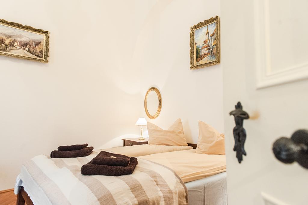 Brukenthal Central Apartments Sibiu Kamer foto