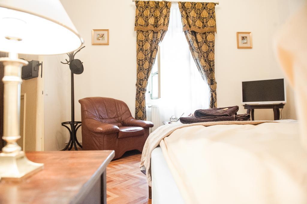 Brukenthal Central Apartments Sibiu Kamer foto